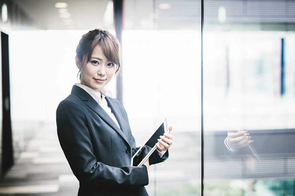 Japanese business woman molests girl pic